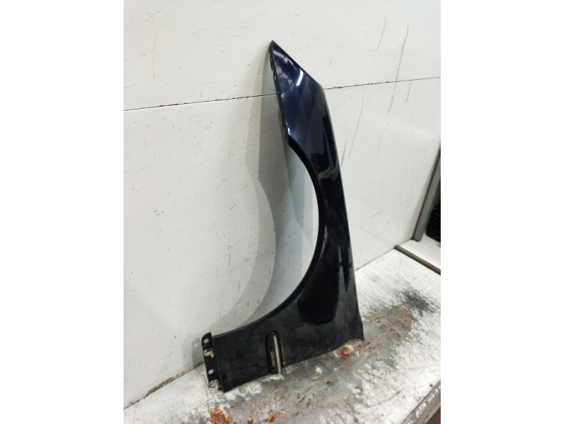 Recambio de aleta delantera izquierda para mercedes-benz clase c (w203) c 200 kompressor (203.045) referencia OEM IAM   