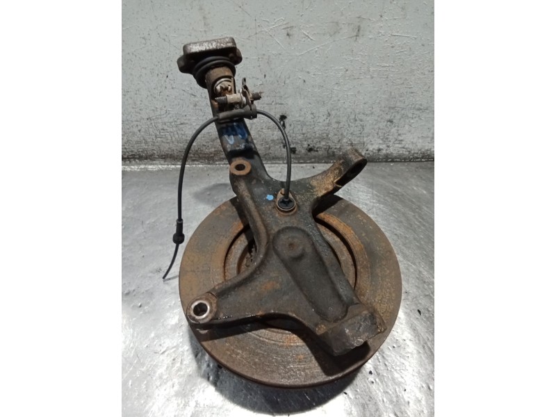 Recambio de mangueta delantera izquierda para nissan cabstar 09.06 3.0 diesel referencia OEM IAM   