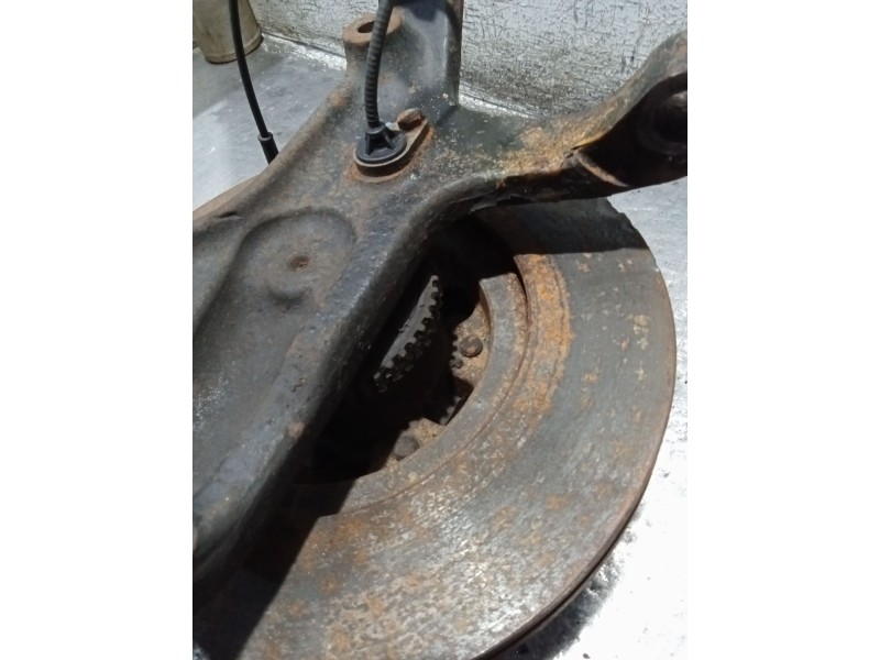 Recambio de mangueta delantera izquierda para nissan cabstar 09.06 3.0 diesel referencia OEM IAM   