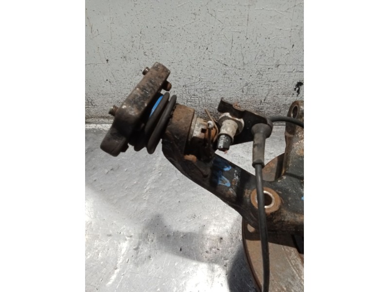 Recambio de mangueta delantera izquierda para nissan cabstar 09.06 3.0 diesel referencia OEM IAM   