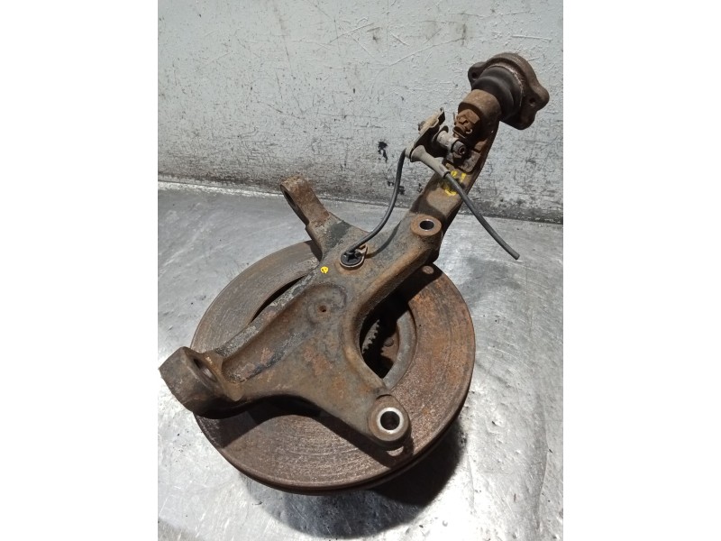 Recambio de mangueta delantera izquierda para nissan cabstar 09.06 3.0 diesel referencia OEM IAM   