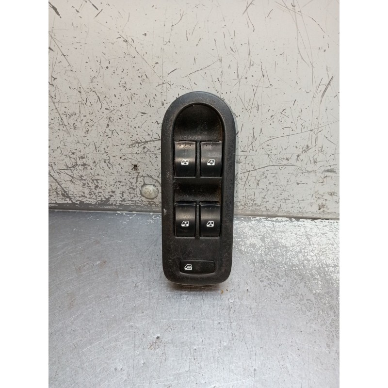 Recambio de mando elevalunas delantero izquierdo para renault megane ii (bm0/1_, cm0/1_) 1.9 dci referencia OEM IAM 156018070  