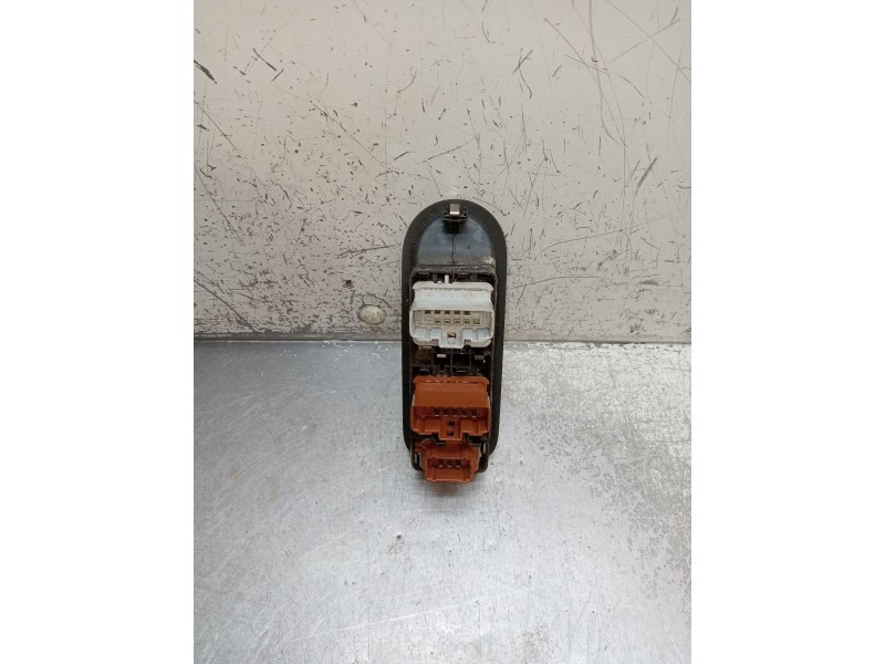 Recambio de mando elevalunas delantero izquierdo para renault megane ii (bm0/1_, cm0/1_) 1.9 dci referencia OEM IAM 156018070  
