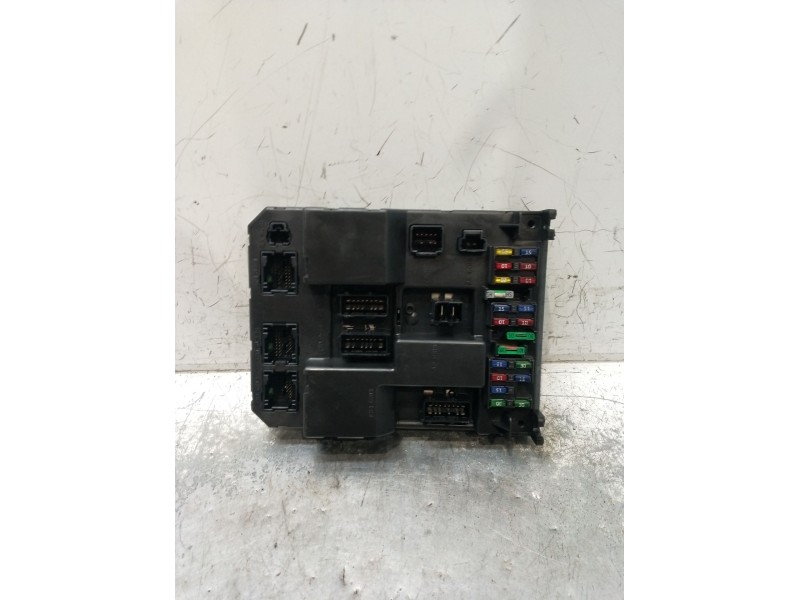 Recambio de caja reles / fusibles para peugeot 307 sw (3h) 1.6 hdi 110 referencia OEM IAM 9651197580 BSIJ0300 