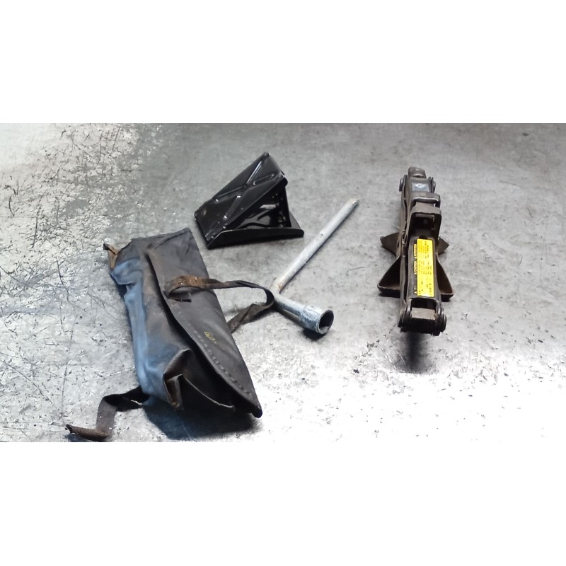 Recambio de gato para toyota corolla liftback (_e11_) 2.0 d-4d (cde110_) referencia OEM IAM   