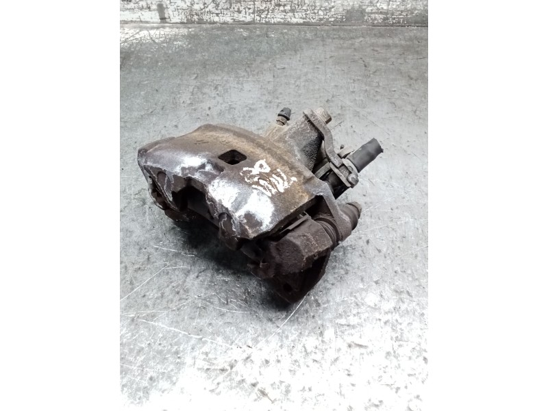 Recambio de pinza freno trasera derecha para toyota corolla liftback (_e11_) 2.0 d-4d (cde110_) referencia OEM IAM   