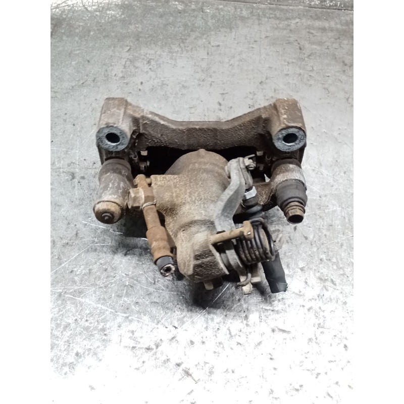Recambio de pinza freno trasera derecha para toyota corolla liftback (_e11_) 2.0 d-4d (cde110_) referencia OEM IAM   