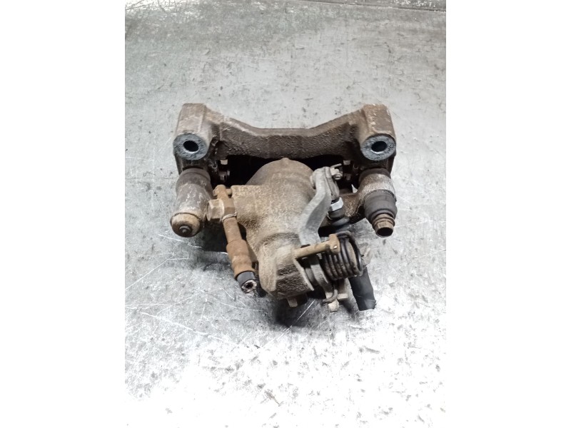 Recambio de pinza freno trasera derecha para toyota corolla liftback (_e11_) 2.0 d-4d (cde110_) referencia OEM IAM   