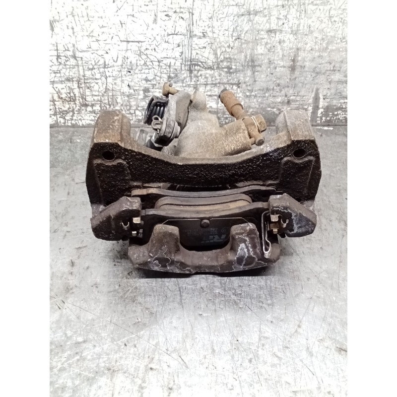 Recambio de pinza freno trasera derecha para toyota corolla liftback (_e11_) 2.0 d-4d (cde110_) referencia OEM IAM   
