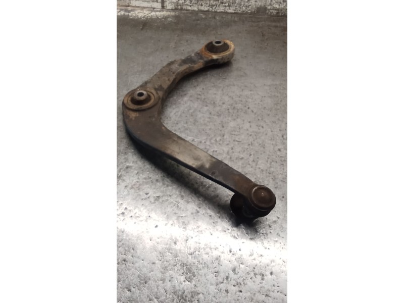 Recambio de brazo suspension inferior delantero derecho para peugeot 206 hatchback (2a/c) 1.4 i referencia OEM IAM   