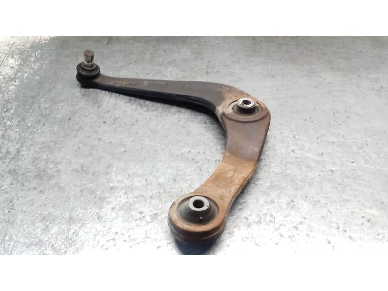 Recambio de brazo suspension inferior delantero izquierdo para peugeot 206 hatchback (2a/c) 1.4 i referencia OEM IAM   
