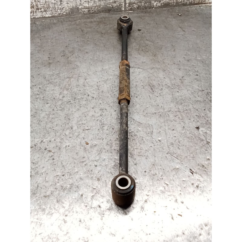 Recambio de brazo suspension inferior trasero derecho para toyota corolla liftback (_e11_) 2.0 d-4d (cde110_) referencia OEM IAM