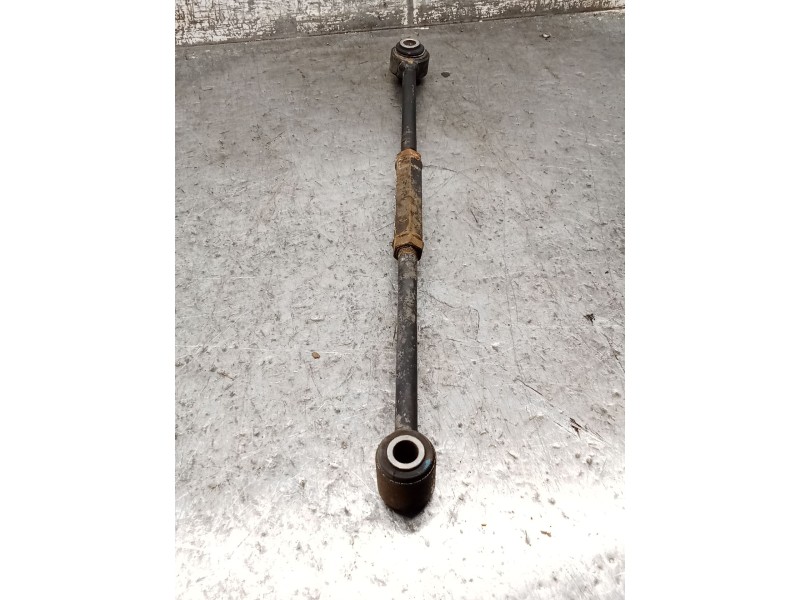 Recambio de brazo suspension inferior trasero derecho para toyota corolla liftback (_e11_) 2.0 d-4d (cde110_) referencia OEM IAM