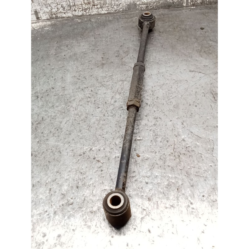 Recambio de brazo suspension inferior trasero derecho para toyota corolla liftback (_e11_) 2.0 d-4d (cde110_) referencia OEM IAM