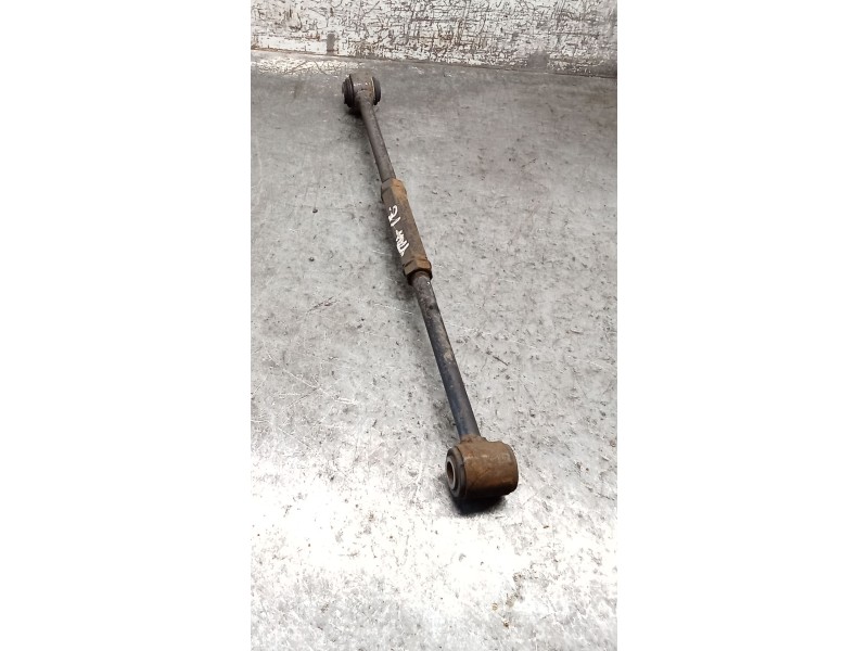 Recambio de brazo suspension inferior trasero izquierdo para toyota corolla liftback (_e11_) 2.0 d-4d (cde110_) referencia OEM I