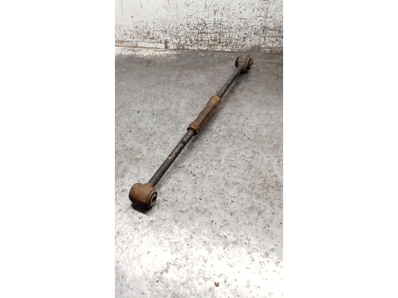 Recambio de brazo suspension inferior trasero izquierdo para toyota corolla liftback (_e11_) 2.0 d-4d (cde110_) referencia OEM I