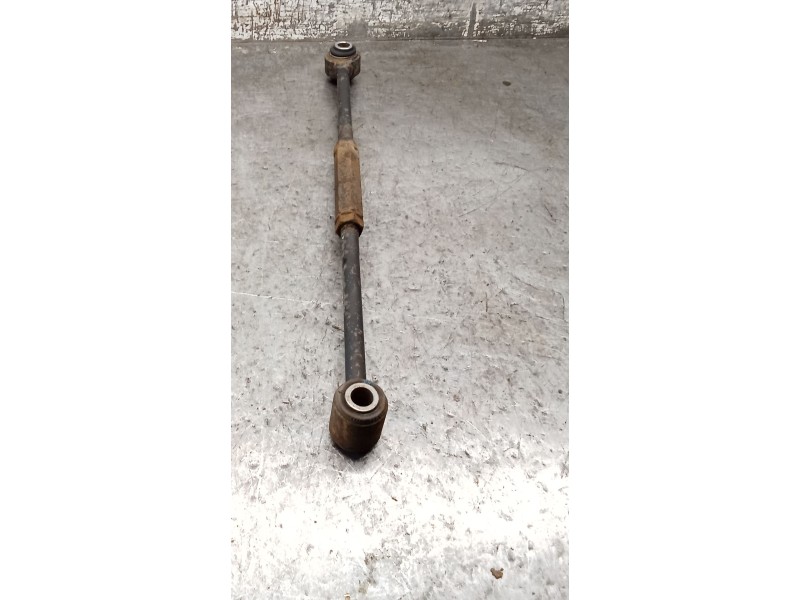 Recambio de brazo suspension inferior trasero izquierdo para toyota corolla liftback (_e11_) 2.0 d-4d (cde110_) referencia OEM I