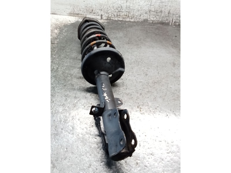 Recambio de amortiguador trasero izquierdo para toyota corolla liftback (_e11_) 2.0 d-4d (cde110_) referencia OEM IAM   