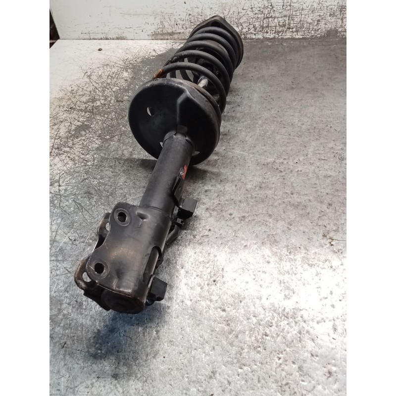 Recambio de amortiguador trasero izquierdo para toyota corolla liftback (_e11_) 2.0 d-4d (cde110_) referencia OEM IAM   