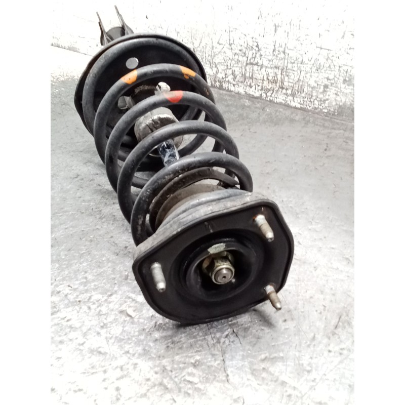 Recambio de amortiguador trasero izquierdo para toyota corolla liftback (_e11_) 2.0 d-4d (cde110_) referencia OEM IAM   