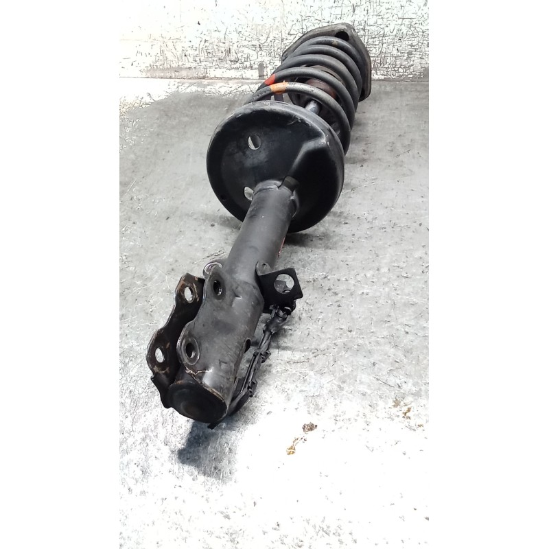 Recambio de amortiguador trasero derecho para toyota corolla liftback (_e11_) 2.0 d-4d (cde110_) referencia OEM IAM   