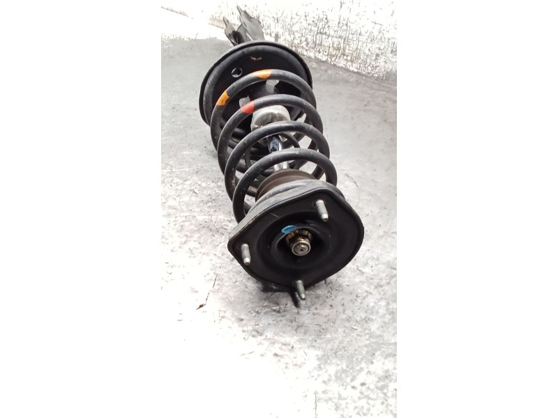 Recambio de amortiguador trasero derecho para toyota corolla liftback (_e11_) 2.0 d-4d (cde110_) referencia OEM IAM   