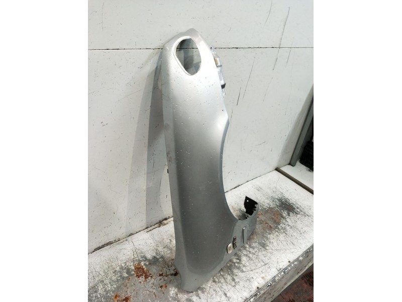 Recambio de aleta delantera derecha para toyota corolla liftback (_e11_) 2.0 d-4d (cde110_) referencia OEM IAM   