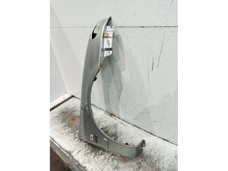 Recambio de aleta delantera derecha para toyota corolla liftback (_e11_) 2.0 d-4d (cde110_) referencia OEM IAM   