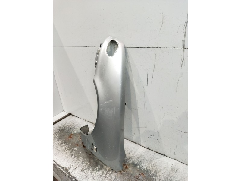 Recambio de aleta delantera izquierda para toyota corolla liftback (_e11_) 2.0 d-4d (cde110_) referencia OEM IAM   