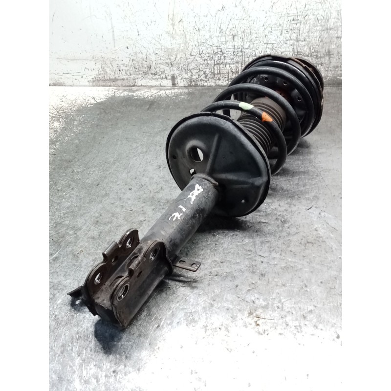 Recambio de amortiguador delantero izquierdo para toyota corolla liftback (_e11_) 2.0 d-4d (cde110_) referencia OEM IAM   