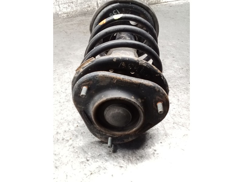 Recambio de amortiguador delantero izquierdo para toyota corolla liftback (_e11_) 2.0 d-4d (cde110_) referencia OEM IAM   