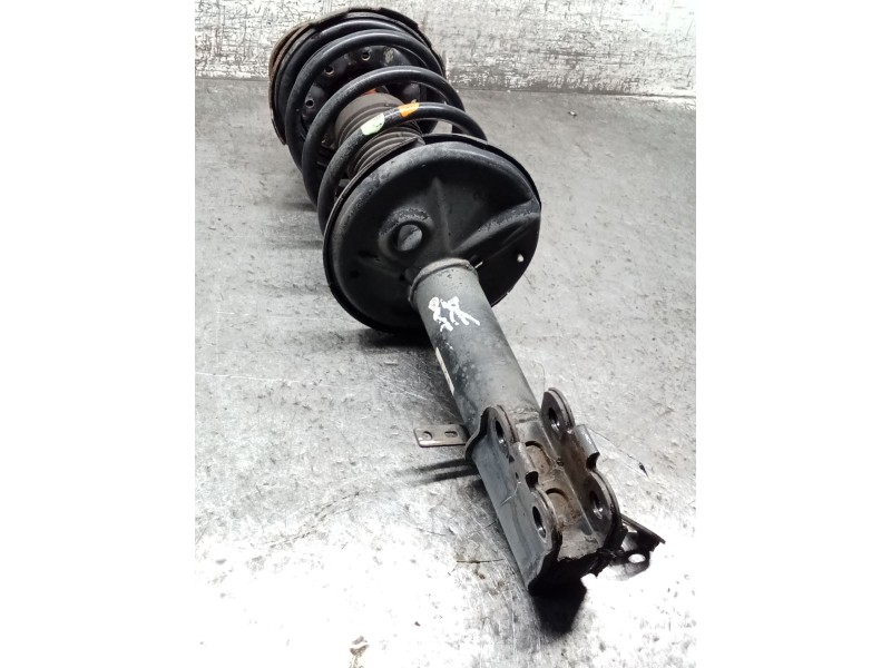 Recambio de amortiguador delantero derecho para toyota corolla liftback (_e11_) 2.0 d-4d (cde110_) referencia OEM IAM   