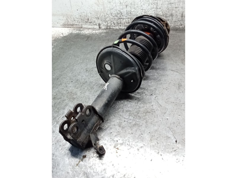 Recambio de amortiguador delantero derecho para toyota corolla liftback (_e11_) 2.0 d-4d (cde110_) referencia OEM IAM   