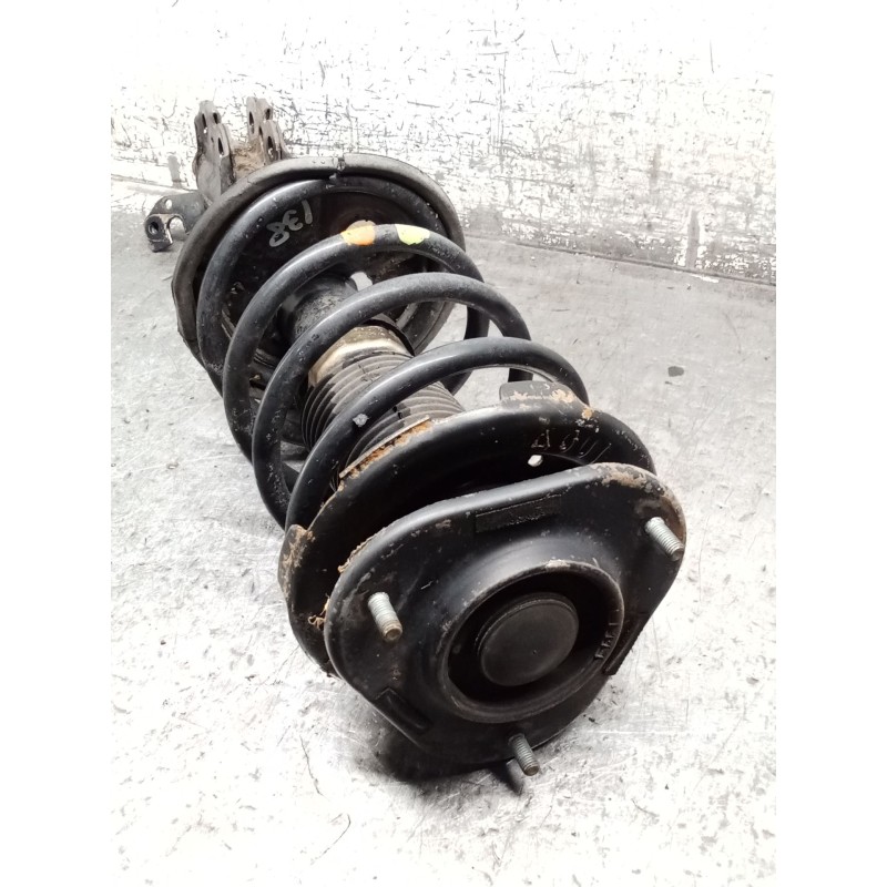 Recambio de amortiguador delantero derecho para toyota corolla liftback (_e11_) 2.0 d-4d (cde110_) referencia OEM IAM   