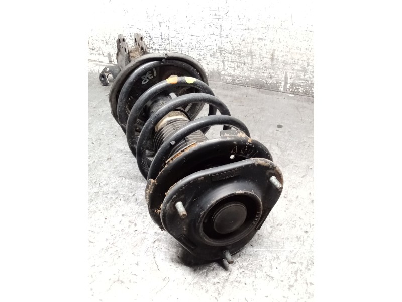 Recambio de amortiguador delantero derecho para toyota corolla liftback (_e11_) 2.0 d-4d (cde110_) referencia OEM IAM   