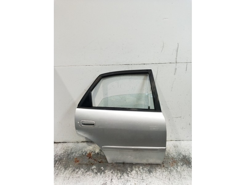 Recambio de puerta trasera derecha para toyota corolla liftback (_e11_) 2.0 d-4d (cde110_) referencia OEM IAM  5P 