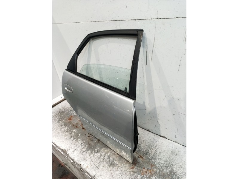 Recambio de puerta trasera derecha para toyota corolla liftback (_e11_) 2.0 d-4d (cde110_) referencia OEM IAM  5P 