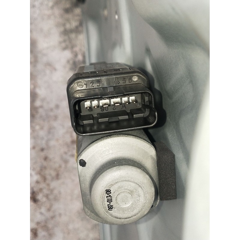 Recambio de elevalunas delantero derecho para kia pro cee´d (ed) 2.0 crdi 140 referencia OEM IAM 824801H370 3P 