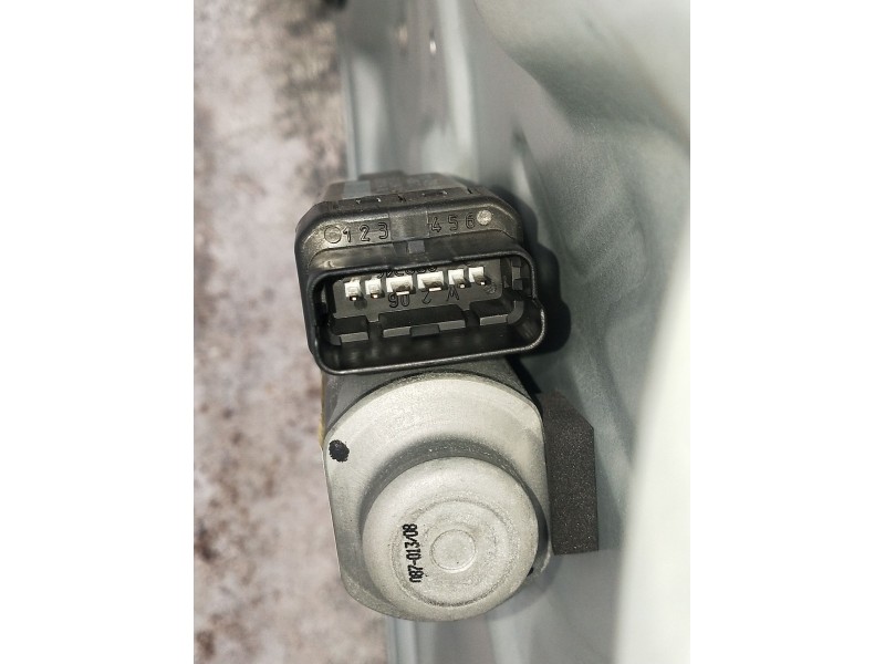 Recambio de elevalunas delantero derecho para kia pro cee´d (ed) 2.0 crdi 140 referencia OEM IAM 824801H370 3P 