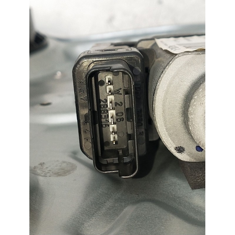 Recambio de elevalunas delantero izquierdo para kia pro cee´d (ed) 2.0 crdi 140 referencia OEM IAM 824701H320 3P 