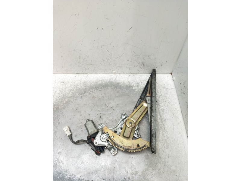 Recambio de elevalunas delantero izquierdo para toyota corolla liftback (_e11_) 2.0 d-4d (cde110_) referencia OEM IAM  5P 