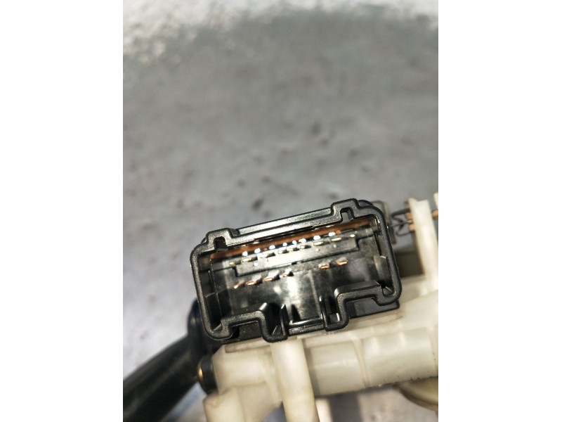 Recambio de mando luces para toyota corolla liftback (_e11_) 2.0 d-4d (cde110_) referencia OEM IAM   