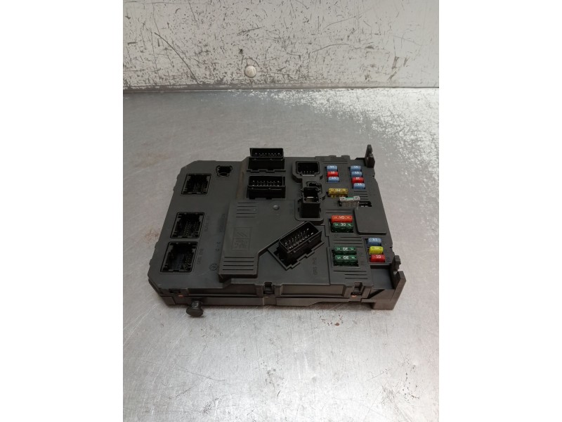 Recambio de caja reles / fusibles para citroën xsara picasso (n68) 1.6 hdi referencia OEM IAM 9657999780 BSIE0200 
