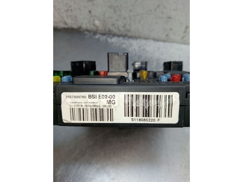 Recambio de caja reles / fusibles para citroën xsara picasso (n68) 1.6 hdi referencia OEM IAM 9657999780 BSIE0200 