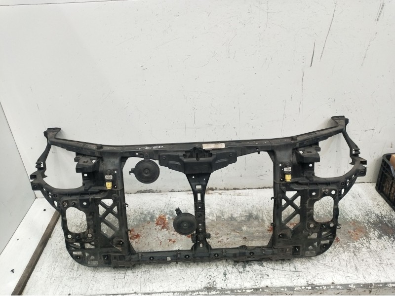 Recambio de panel frontal para kia pro cee´d (ed) 2.0 crdi 140 referencia OEM IAM   