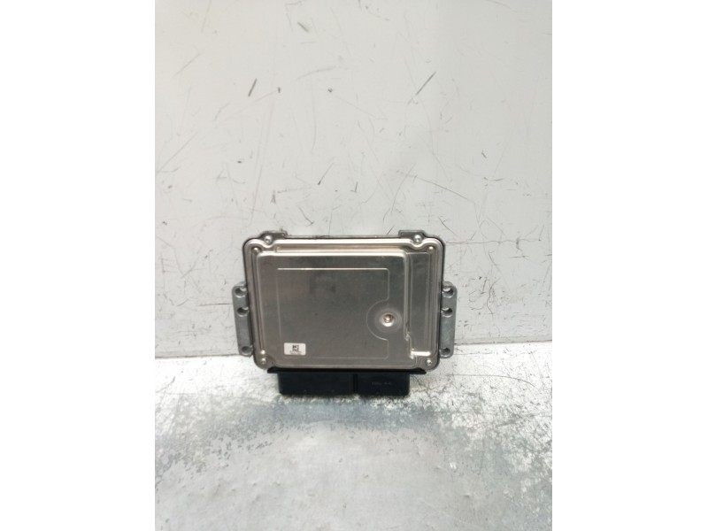 Recambio de centralita motor uce para kia pro cee´d (ed) 2.0 crdi 140 referencia OEM IAM 0281013570 3911327710 13240064