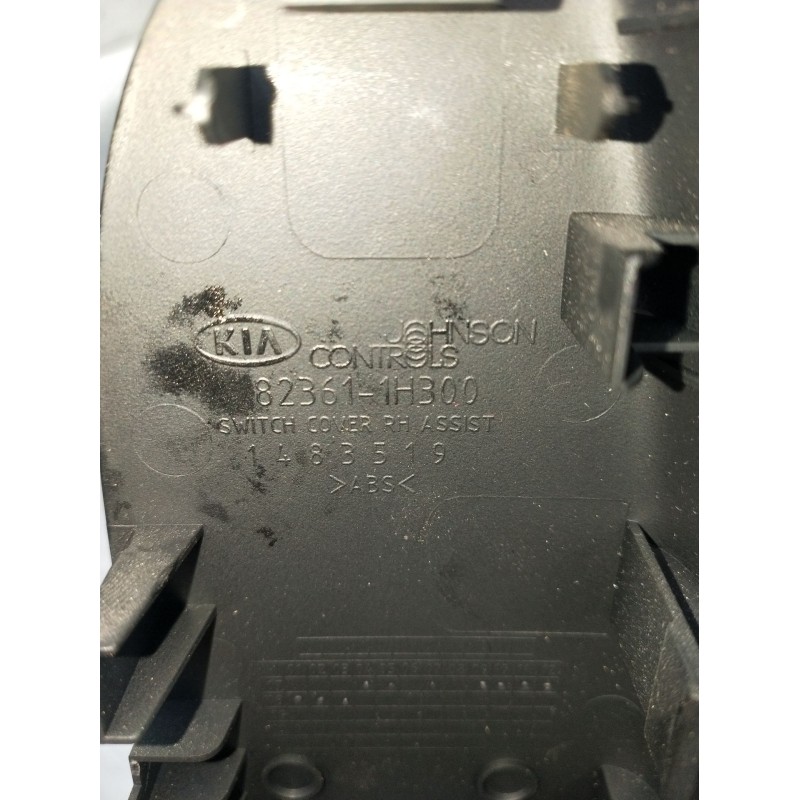 Recambio de mando elevalunas delantero derecho para kia pro cee´d (ed) 2.0 crdi 140 referencia OEM IAM 823611H300 3P 