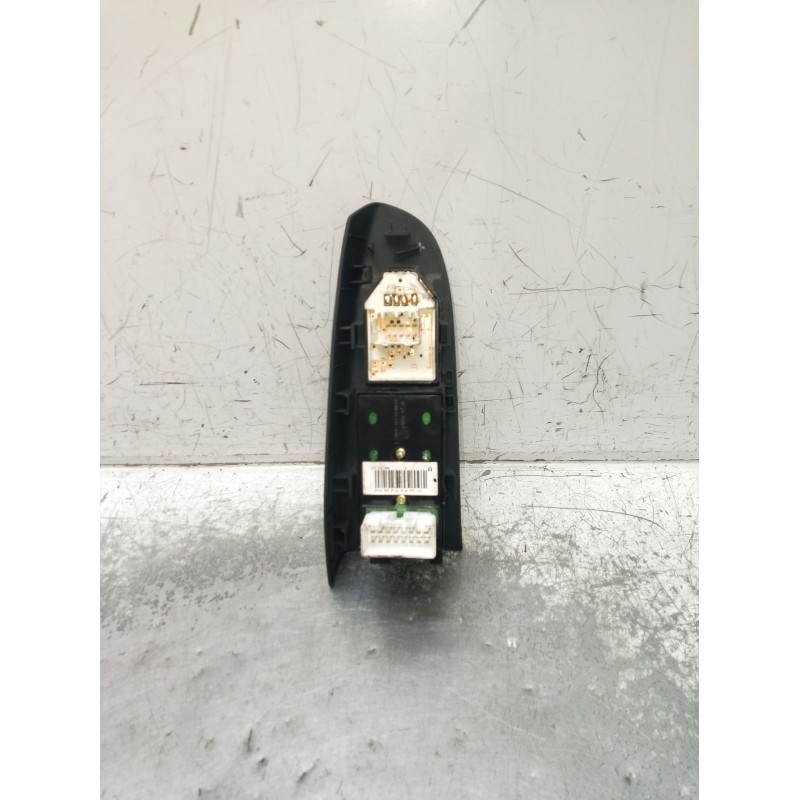 Recambio de mando elevalunas delantero izquierdo para kia pro cee´d (ed) 2.0 crdi 140 referencia OEM IAM  3P 