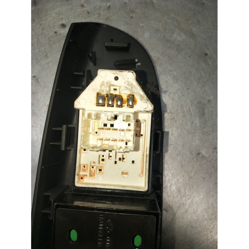 Recambio de mando elevalunas delantero izquierdo para kia pro cee´d (ed) 2.0 crdi 140 referencia OEM IAM  3P 