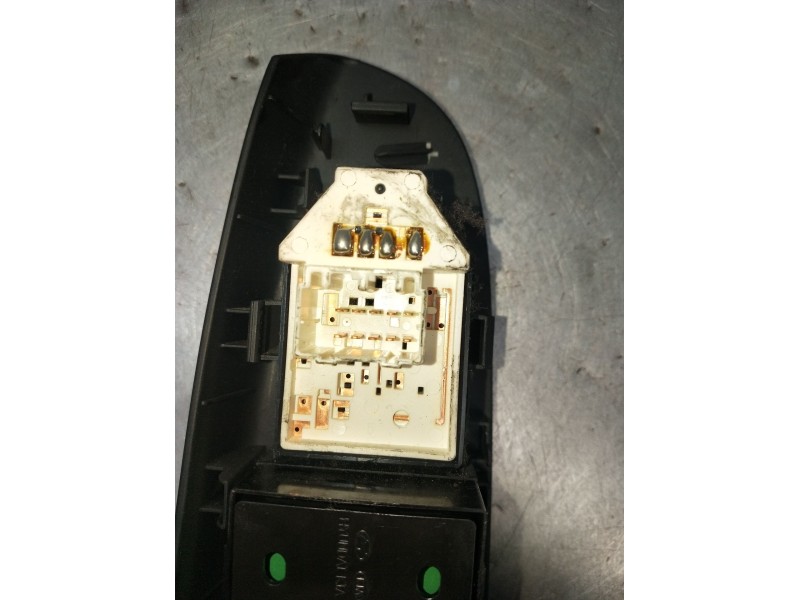 Recambio de mando elevalunas delantero izquierdo para kia pro cee´d (ed) 2.0 crdi 140 referencia OEM IAM  3P 